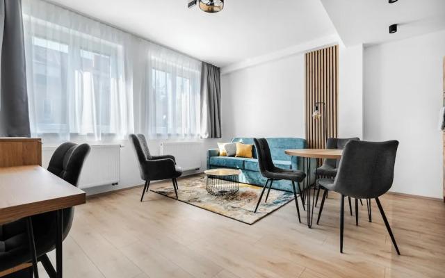 No. 28 Rooms & Apartments