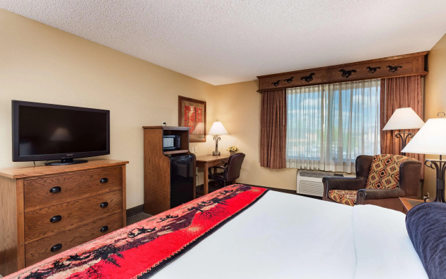 Best Western Plus Kelly Inn & Suites