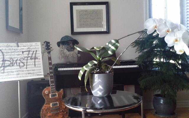 Opus 74 Bed & Breakfast