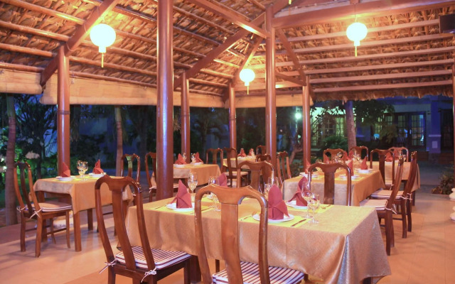 Little Paris Resort