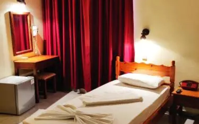 Titania Hotel