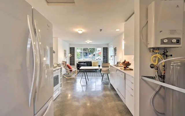 Bright Seattle Cottage w/ Private Backyard Access!