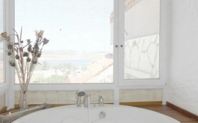 Shaka Marine Boutique Hotel