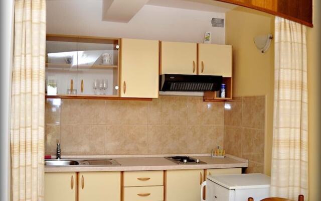 Immaculate 4-bed House in Lumbarda