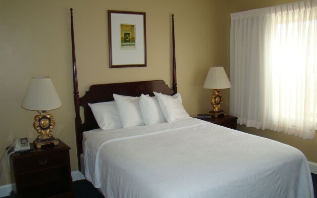 Senate Luxury Suites