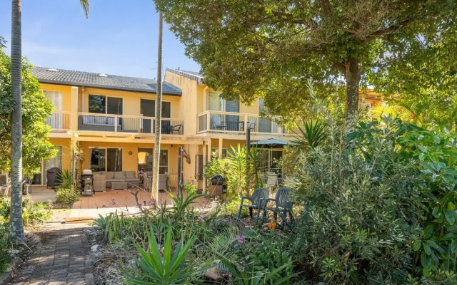 Shell Cove by Charlesworth