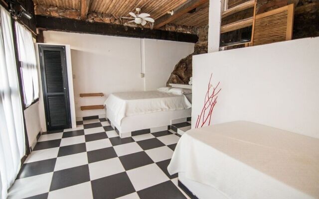 Akela Gaira Hotel