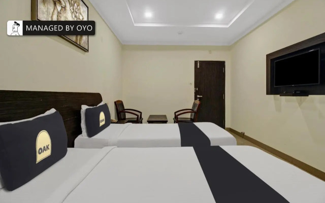 Super Oyo Townhouse Oak Hotel N7 Elite