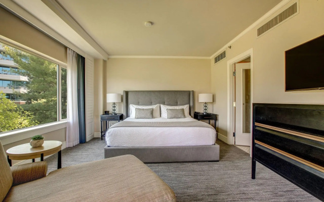 Woodmark Hotel and Still Spa