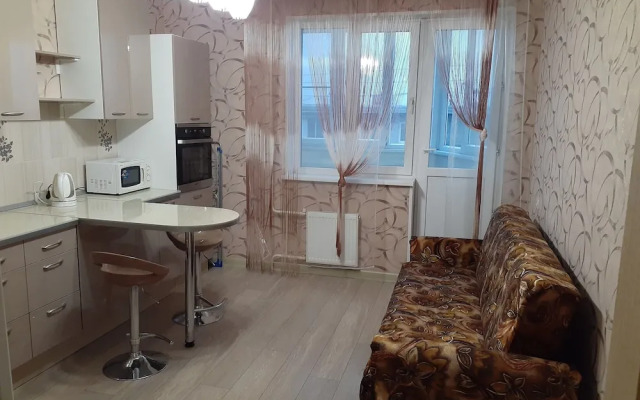 Apartment on Pervomayskiy Prospekt 76-3