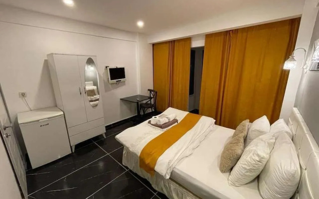 Happy Dreams Apart Hotel