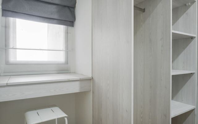 Spacious And Nice 2Br At Belmont Residence Puri Apartment