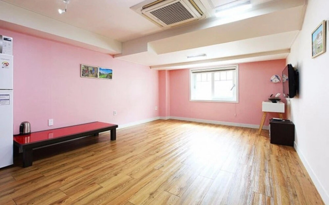 Boryeong Swiss Chalet Pension