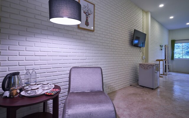 Manyi Boutique House