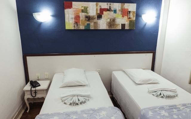 Hotel D'Oeste