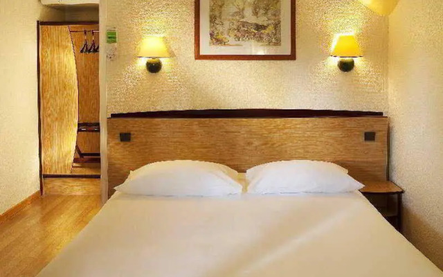 Hotel Campanile Lourdes
