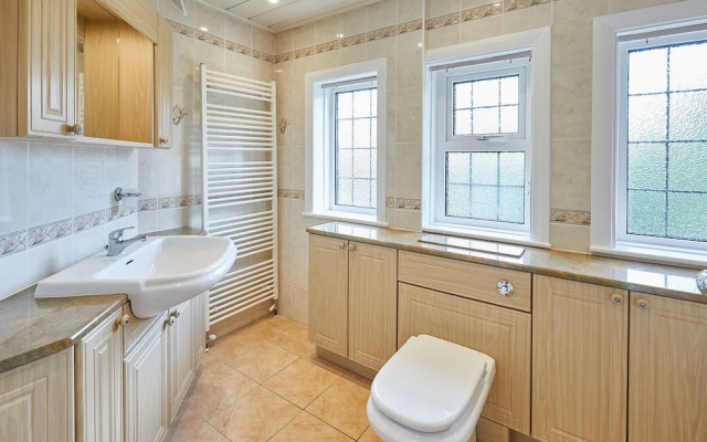 Host Stay White Lodge