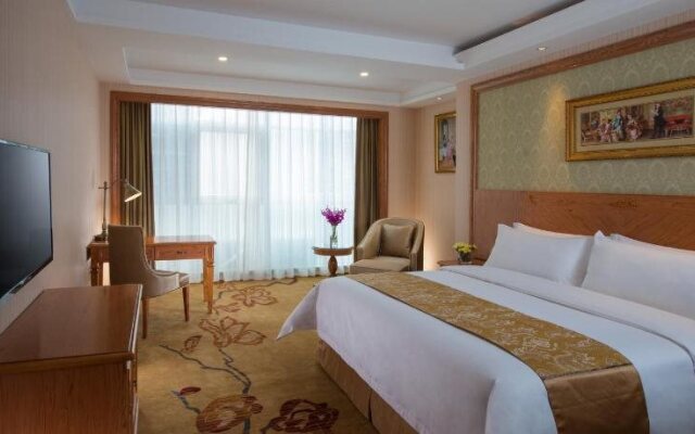 Vienna Dongguan Tangxia Guanlan Lake Golf Club