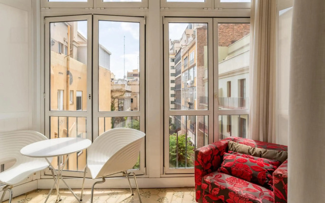 Classy 3bed 3bath apartment in Eixample