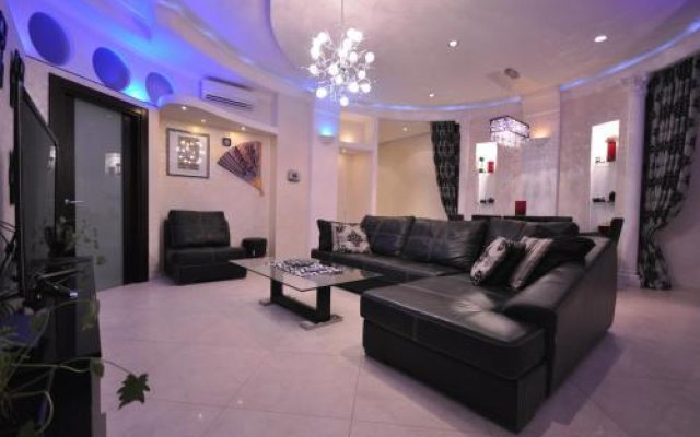 Arkadia Palace Luxury Apartments