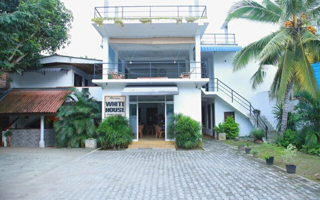 OYO 468 White House Holiday Resort