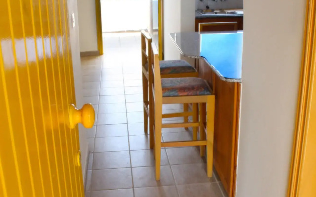 Myroandrou Beach Apartments