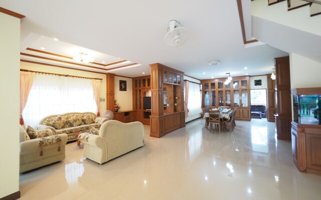 Lana Pool Villa