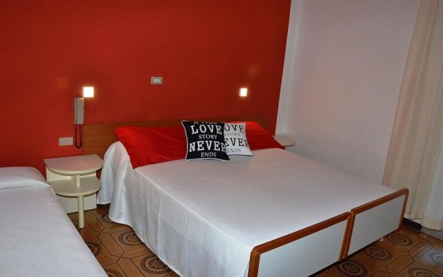 Altro Hotel