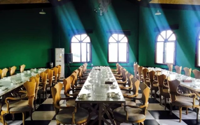 Urumchi Nanshan Scenery Retreats