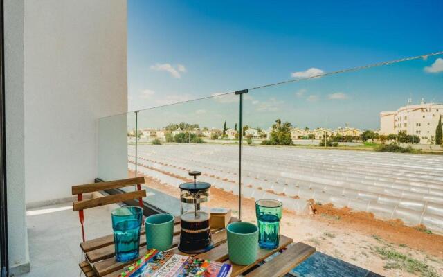 SunnyVillas 4BR New Villa Private Pool in Pernera