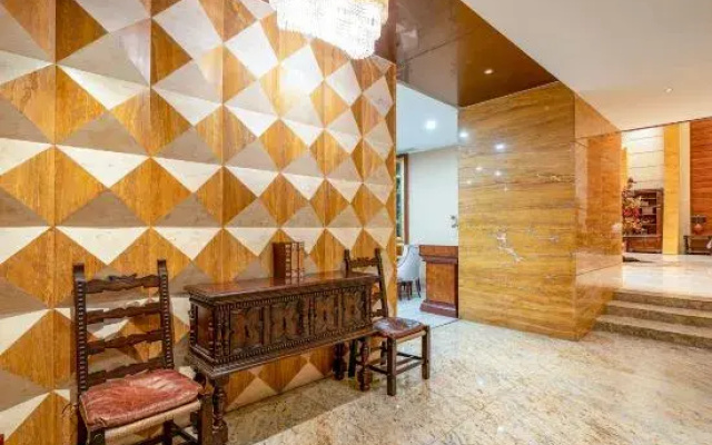 Po Lei Hotel (Dongguan Houjie International Exhibition Center Metro Station)
