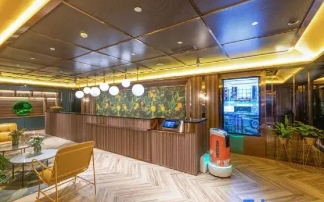 Orange Hotel (Nanjing Hexi Golden Eagle)