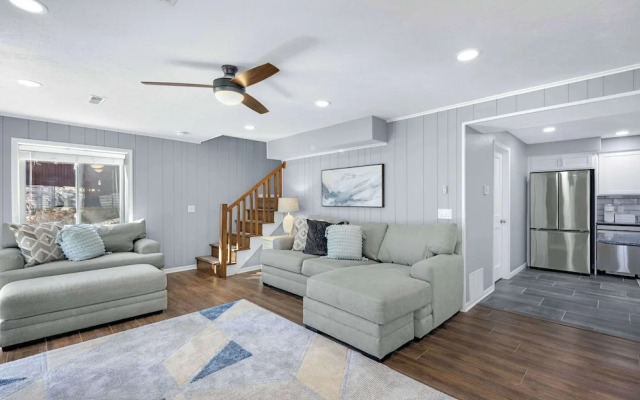 Lakation at the Waters Edge