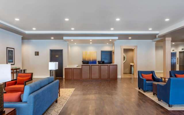 Comfort Inn & Suites