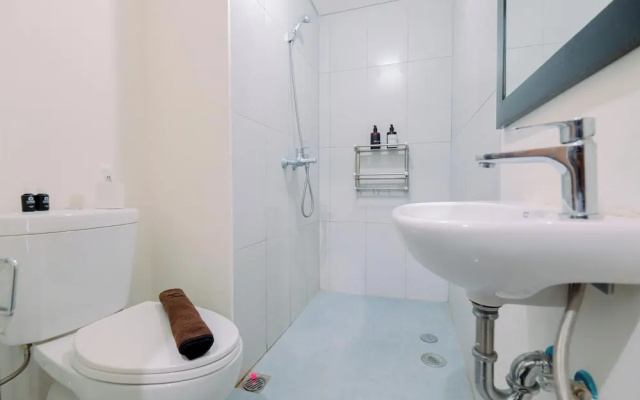 Homey And Restful Studio Royal Sentul Park Apartment