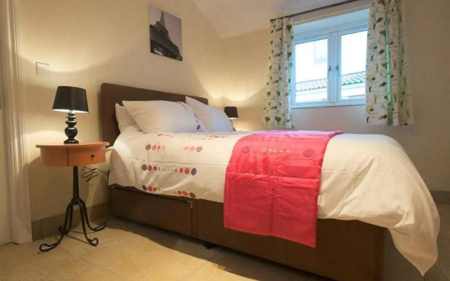 Treetops Cottages & Spa