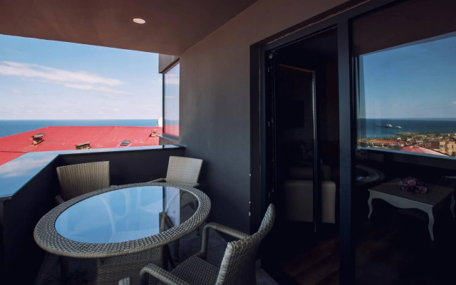 Life Point Hotel