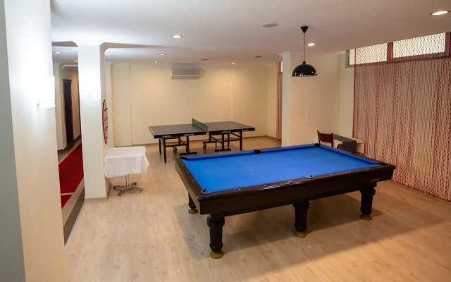 Club Karakas Apart