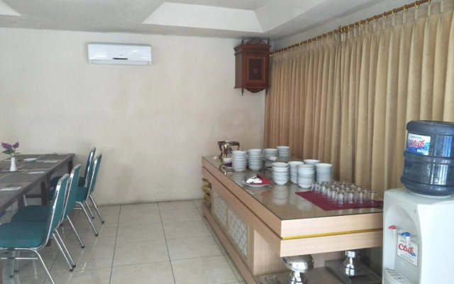 Hotel GRAND ROSELA Yogyakarta