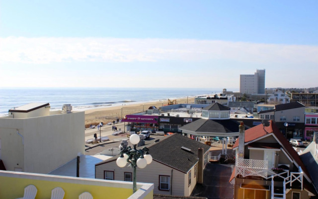 Admiral on Baltimore