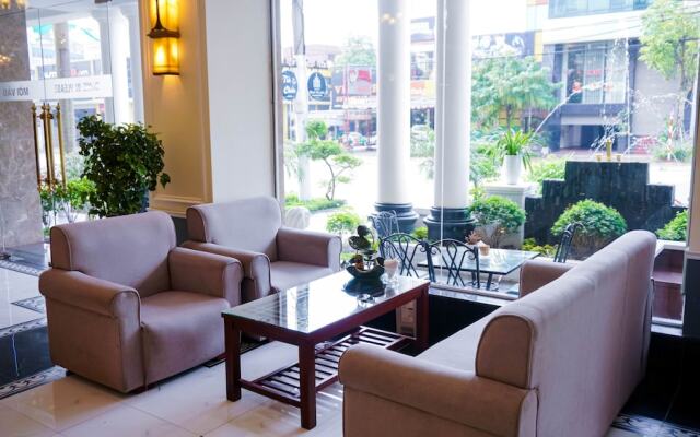 May Plaza Hotel
