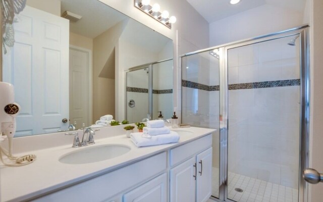 Orlando Newest Resort Community Town Home 5 Bedroom Townhouse by Redawning