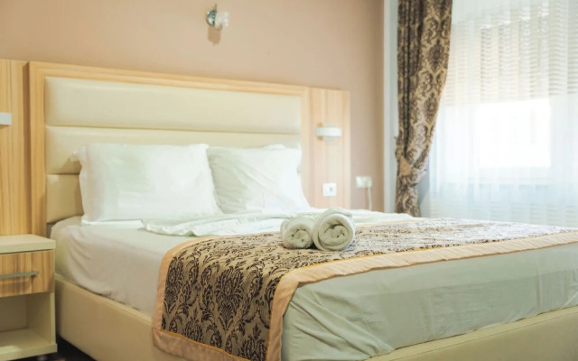 EMERALD Hotel