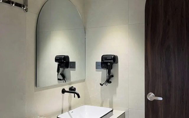 Dong Nhu 6 Hotel