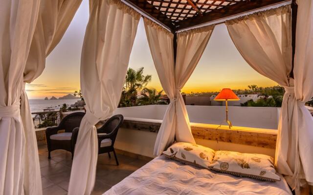 Cabo Hacienda w/ Private Pool & Rooftop Terrace!
