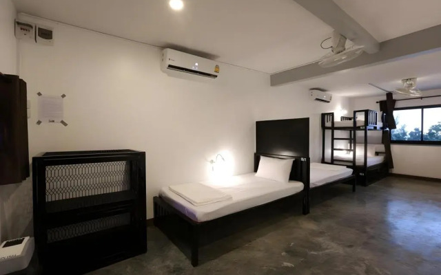 Balcony Party Hostel - Adult Only +18