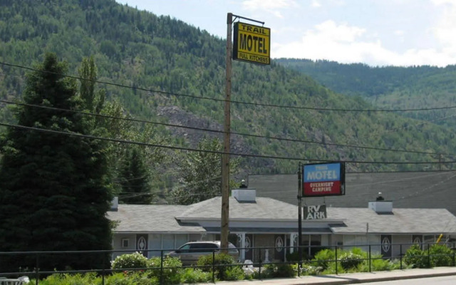 Trail Motel & RV Park