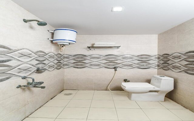 B Hotel by OYO Rooms
