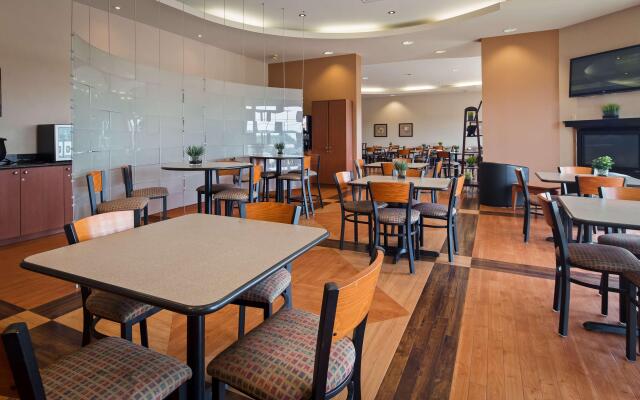 Best Western Plus Orangeville Inn & Suites
