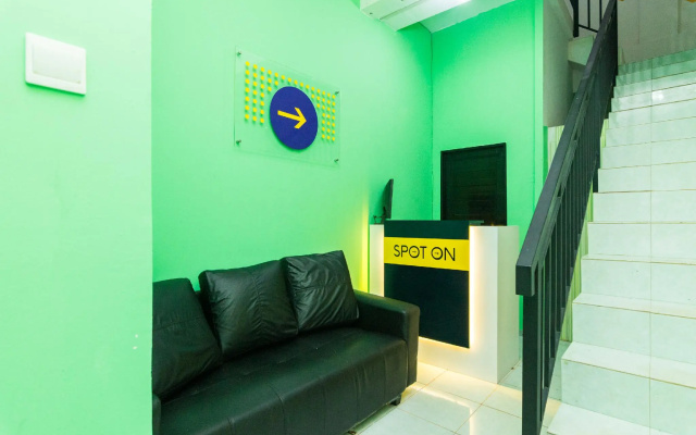 OYO 1917 Mamora Homestay